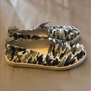 New Toms Shoes Slip on